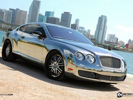 Ngắm Bentley Continental GT mạ crôm sáng loáng