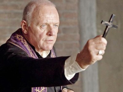 Anthony Hopkins trong “The Rite” Ảnh: Warner Bros