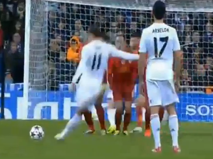 Cú sút phạt siêu đẳng của Gareth Bale