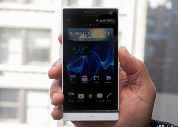 Ra mắt điện thoại Sony Xperia S phong cách