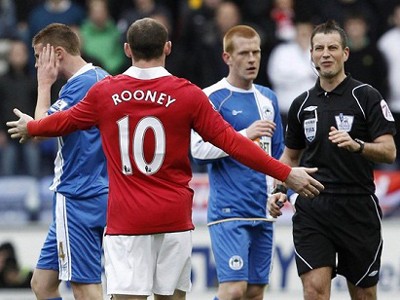 Rooney được “xóa án” trước trận gặp Chelsea
