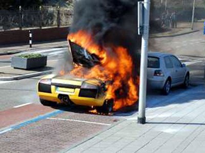 “Hỏa thiêu” Lamborghini Murcielago tại New York