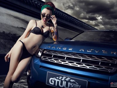 Mỹ nữ khoe dáng chuẩn bên Range Rover