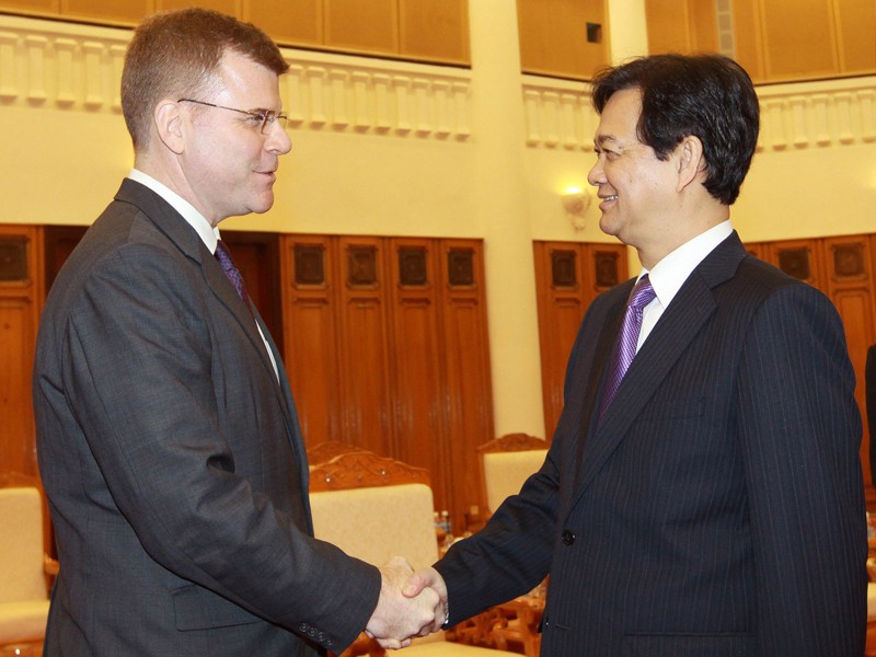 Thủ tướng Nguyễn Tấn Dũng tiếp Phó Chủ tịch ADB Stephen Groff. Ảnh: TTXVN