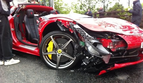 Siêu xe Ferrari 458 Italia lại gặp nạn
