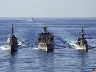 Tập trận hải quân Mỹ - Nhật tháng 12-2010 ở Thái Bình Dương có sự tham gia của tàu sân bay USS George Washington