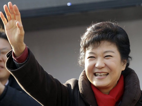 Nữ Tổng thống Hàn Quốc Park Geun Hye lần đầu tiên bị CHDCND Triều Tiên chỉ trích