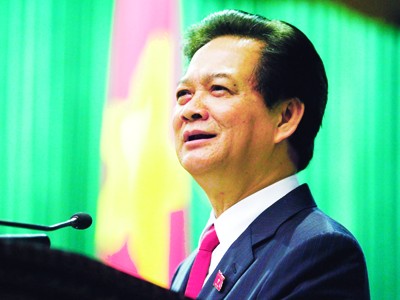 Thủ tướng Nguyễn Tấn Dũng trả lời chất vấn tại Quốc hội sáng 24 - 11. Ảnh: Hồng Vĩnh