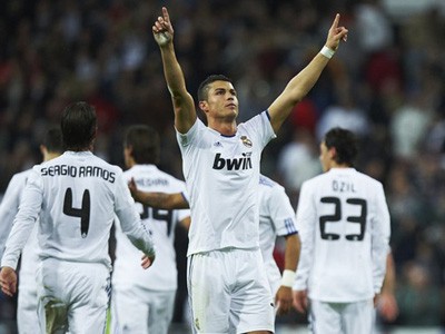 Ronaldo lập hattrick vào lưới Bilbao