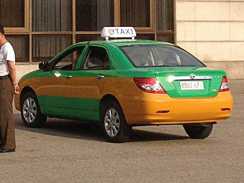 Chiếc xe taxi được nhập từ Trung Quốc vào Triều Tiên