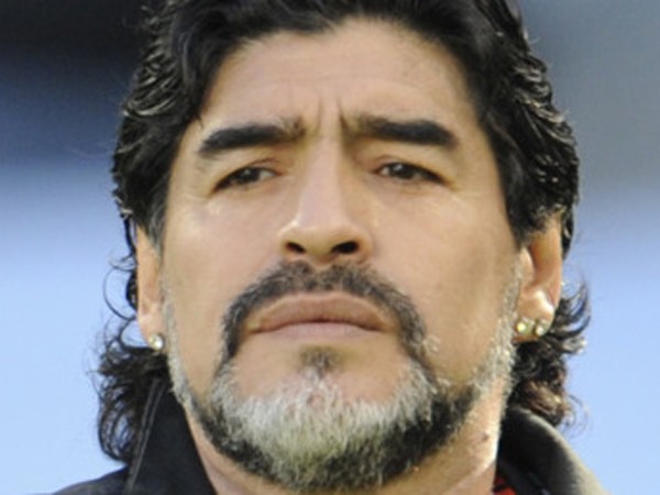 Maradona từ chức