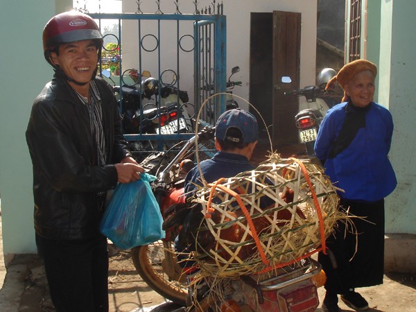 'Đi vãi' - Tục lệ độc đáo