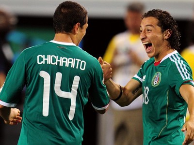 Mexico vào chung kết nhờ bàn thắng ghi bằng bụng