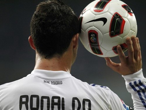 Ronaldo lập kỉ lục “vô tiền khoáng hậu”