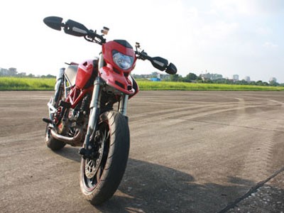 Ducati Hypermotard 1100 – Chú ngựa bất kham