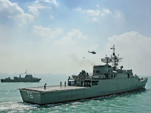 Israel lo ngại vì tàu hải quân Iran tới Syria