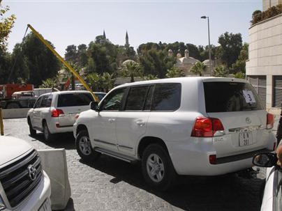 Xe của các thanh sát viên Tổ chức Cấm Vũ khí Hóa học ở Damascus