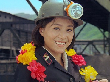 Hình ảnh từ bộ phim "Đồng chí Kim bước đi"