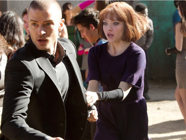 Justin Timberlake và Amanda Seyfried ăn ý trong “In time”. Ảnh: Fox