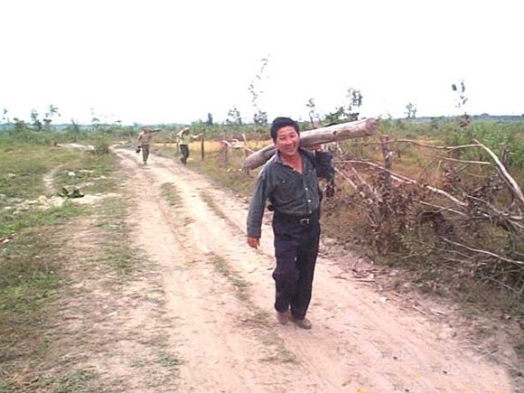 PV Hồ Việt Khuê ngày săn voi 2001