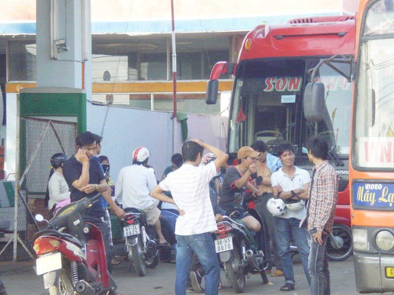 Bến cóc tại trạm xăng Sài Gòn Nhỏ (QL1A, phường Tam Bình, quận Thủ Đức) Ảnh: LT