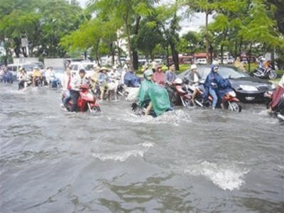 Cảnh báo nhiều tuyến phố ở Hà Nội ngập úng