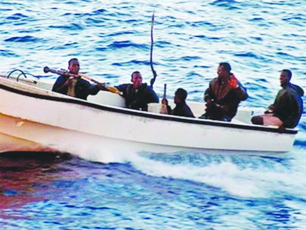 Cướp biển Somalia đe dọa tính mạng 12 người Việt