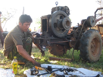 Mở làng trên biên giới