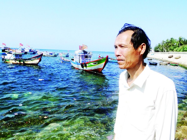 Ngư dân Lê Vinh trắng tay vì con tàu của ông vẫn bị Trung Quốc giữ lại Ảnh: Hải Anh