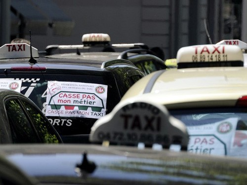 Kinh nghiệm chống nóng cho ôtô của tài xế taxi