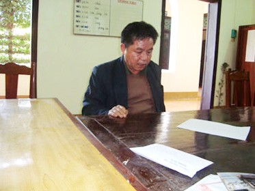 Thầy giáo vô nhân tính Lê Minh Sơn cúi đầu nhận lỗi tại cơ quan công an