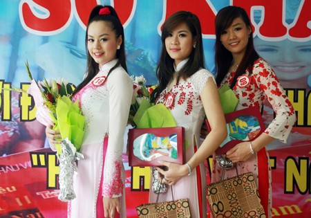Ba người đẹp Hải Dương dự Hoa hậu Việt Nam 2012
