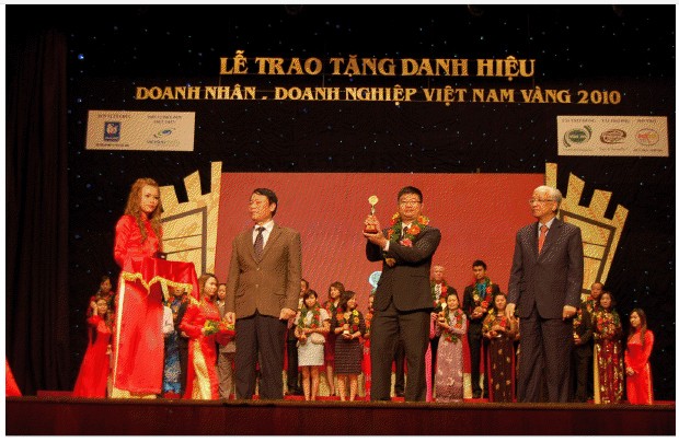 VINA Design nhận cúp vàng “Doanh nhân – Doanh nghiệp Việt Nam vàng 2010”