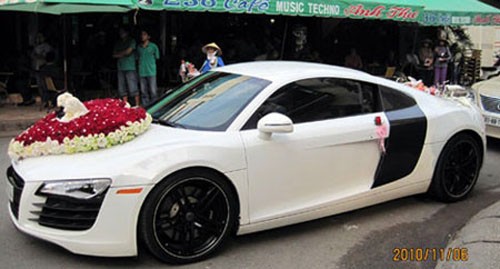 ‘Soi’ dàn xe rước dâu trị giá hàng chục tỷ đồng tại Sài Gòn