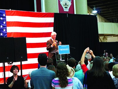 Bầu cử Tổng thống Mỹ: Xem ông Clinton vận động tranh cử cho Obama
