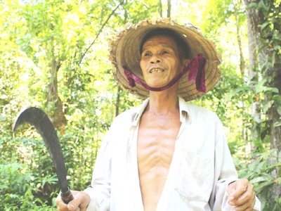 Ông Nguyễn Văn Hường kể chuyện ngậm ngải tìm trầm
