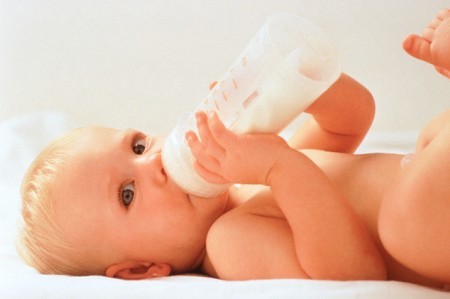 Uống sữa giúp giảm nguy cơ tim mạch ở trẻ thừa cân