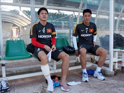 Thanh Hào và Huy Hùng vắng trận đầu