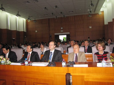 Các đại biểu tham dự hội thảo khoa học quốc tế "Đào tạo cán bộ lưu trữ"