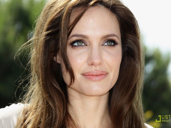 Angelina Jolie có phần kém sắc tại LHP Cannes