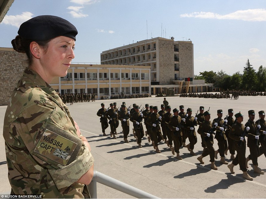 Đội trưởng Susanna Wallis tại Trại Huấn luyện Quân sự Kabul