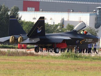 Nga ‘bóp chết’ công nghiệp chế tạo máy bay Trung Quốc?
