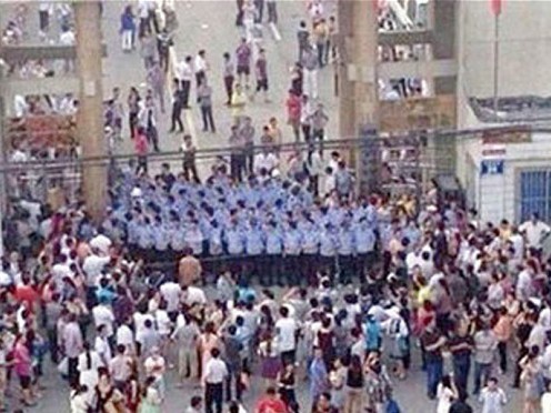 800 học sinh Trung Quốc nổi loạn đòi ...quay cóp