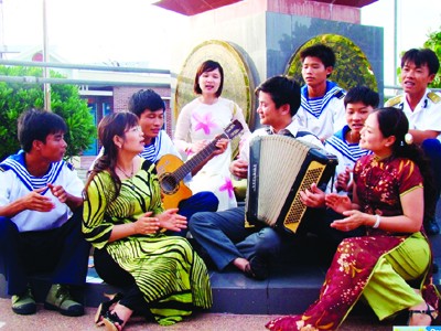 Giao lưu văn nghệ ở Trường Sa Lớn Ảnh: Hoangsa.org