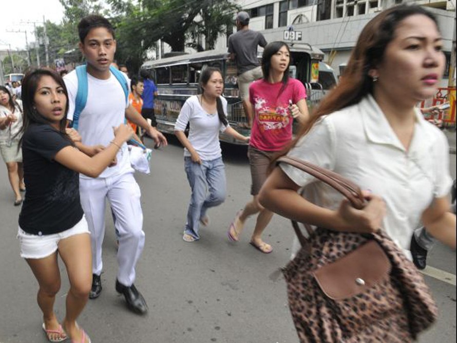 Động đất 7,2 độ richter ở Philippines, 4 người chết