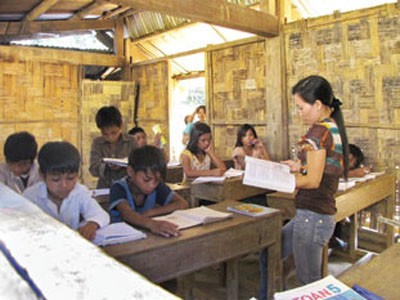 Tại nhiều địa phương vùng cao, giáo viên rất khó khăn khi tết đến. Ảnh: Nguyễn Phúc (Thanh Niên)