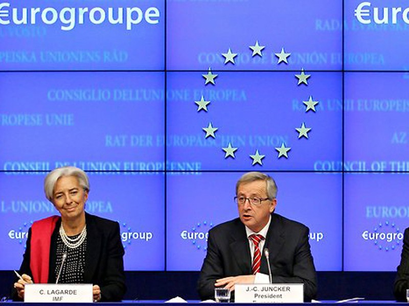 Tổng Giám đốc IMF, bà Christine Lagarde, Thủ tướng Luxembourg Jean-Claude Juncker, và Cao ủy Tiền tệ châu Âu Olli Rehn Ảnh: IHT