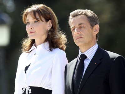 Bà Carla Bruni cùng ông Sarkozy thăm hoàng gia Tây Ban Nha