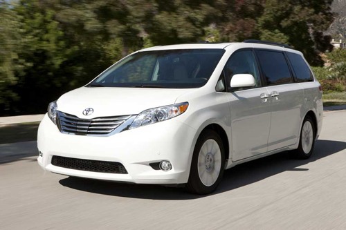 Toyota triệu hồi minivan Sienna đời mới