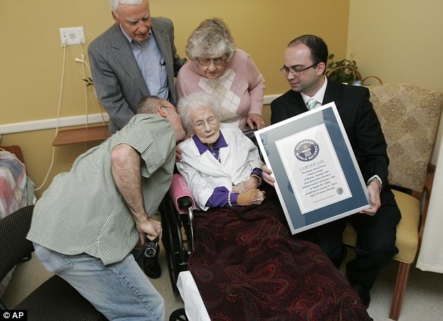 Người già nhất thế giới bước sang tuổi 116
